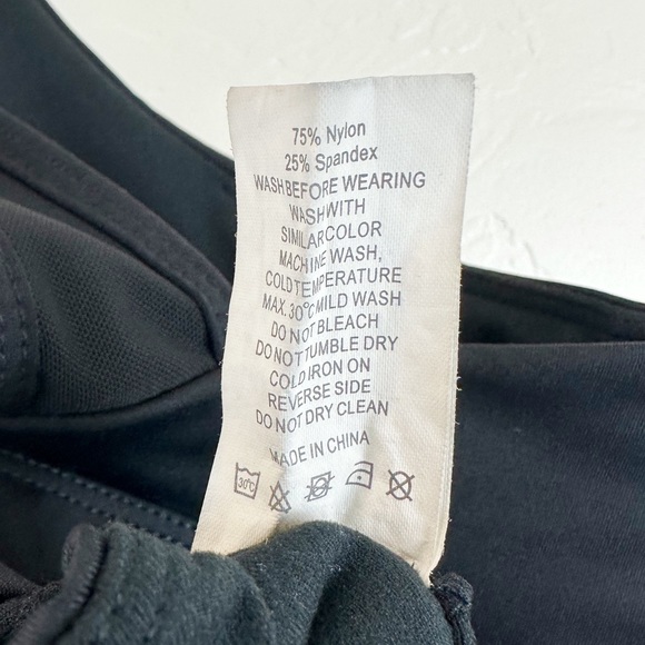 ZYIA Active Black Adjustable Mesh Sports Bra M - Picture 8 of 9